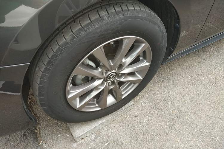 Used Mazda 3 Axela 2020 1.5L Automatic ZhiMei Edition Left Front Wheel Hub