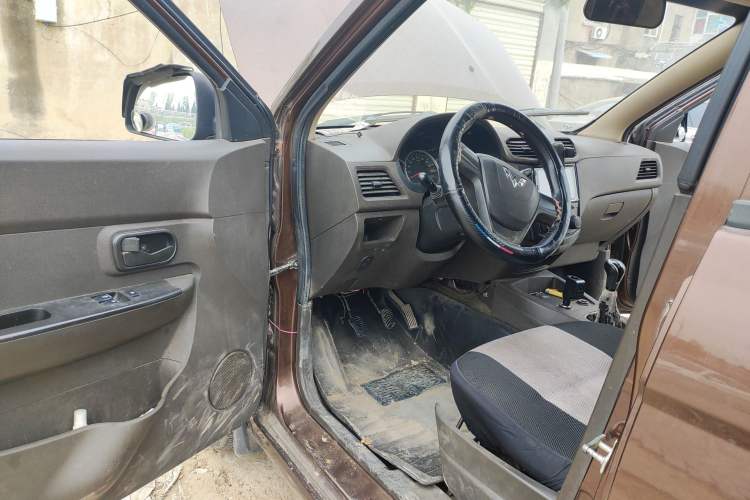 Used Wuling Hongguang 2015 1.5L S Basic Version China V Standard