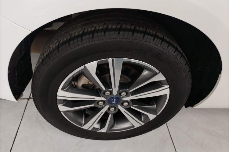 Used Ford Escort 2021 1.5L Automatic Diamond Edition Right Rear Wheel Hub