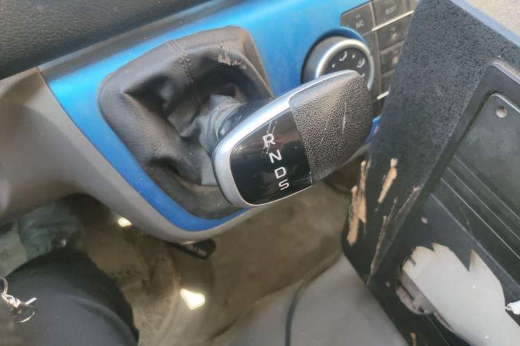 Used Farizon Xingxiang E6 2020 Van with High Roof 1365kg Payload Capacity Equipped with CATL's High-Energy Battery