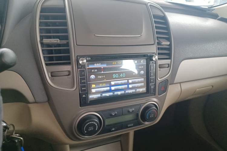 Used Nissan Sylphy 2012 Classic 1.6XE Manual Comfort Edition Audio And AC Panel