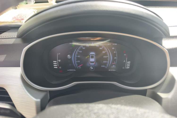 Used Geely Auto Emgrand X7 Sport 2020 1.8TD DCT Two-Wheel Drive Smart Connect 4G-Enabled Version
