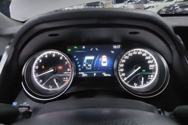 Used Toyota Camry 2021 2.0G Luxury Edition
