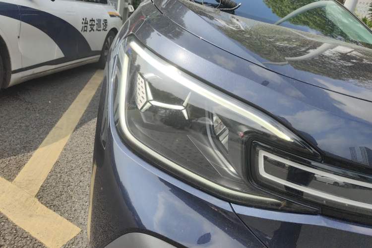 Used Volkswagen ID.6 CROZZ 2021 Long-Range PRO Edition Right Front Headlight