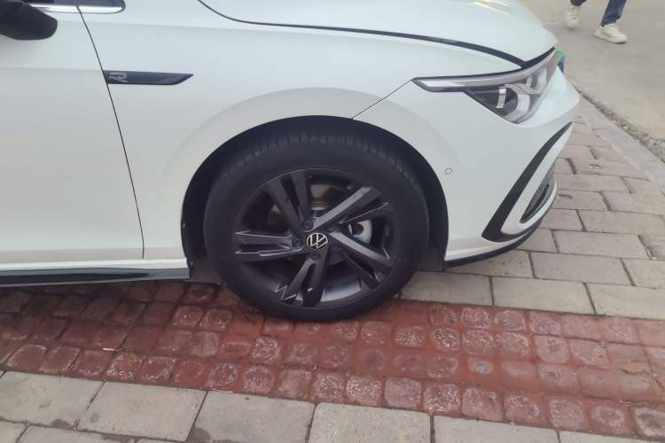 Used Volkswagen Golf 2021 280TSI DSG R-Line Right Front Wheel Hub