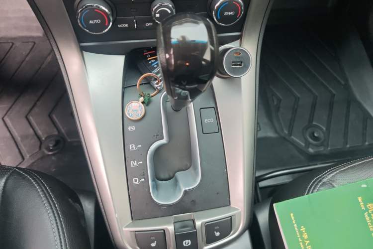 Used Chevrolet Captiva 2017 2.4L Two-Wheel Drive Luxury Edition 7 Seats Gear Lever