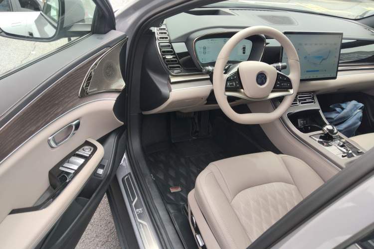 Used BYD Han 2025 DM-i Intelligent Driving Edition 125KM LiDAR Flagship Model
