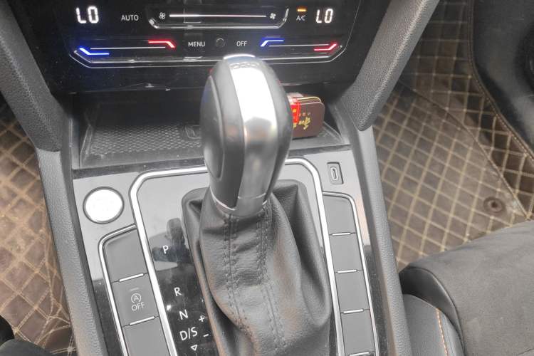 Used Volkswagen Magotan 2021 330TSI DSG 30th Anniversary Edition Gear Lever