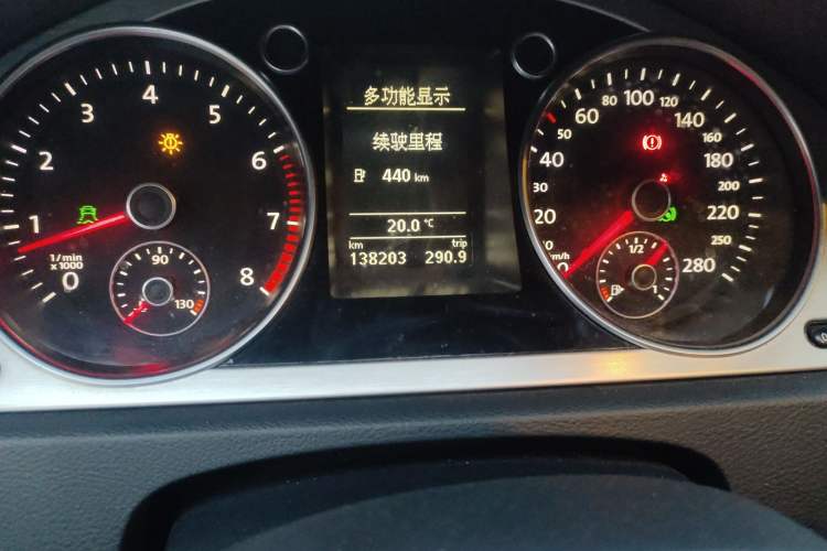 Used Volkswagen FAW-Volkswagen CC 2010 2.0 TSI Ultimate Edition Odometer Close Up