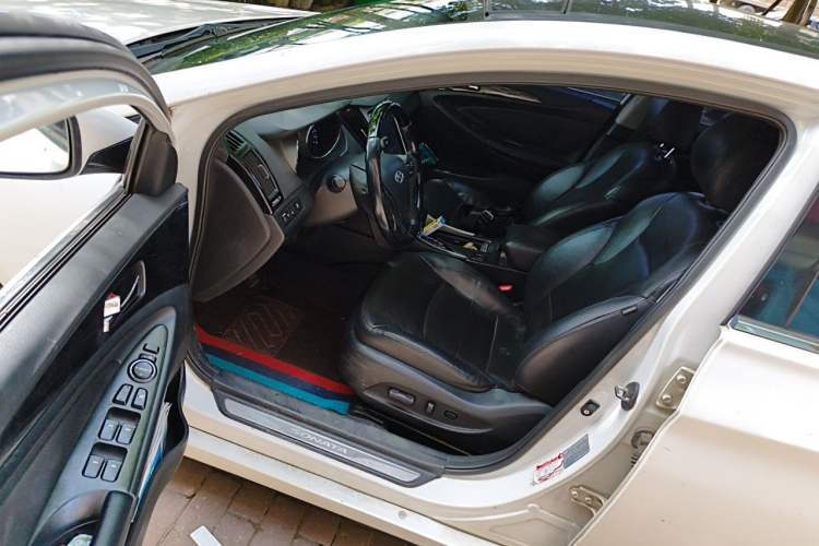 Used Hyundai Sonata 2014 2.4L Automatic Luxury Version China IV Standard
