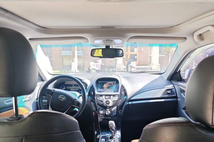 Used BYD Qin New Energy 2015 1.5T Dual-Crown Flagship Plus Edition Headliner