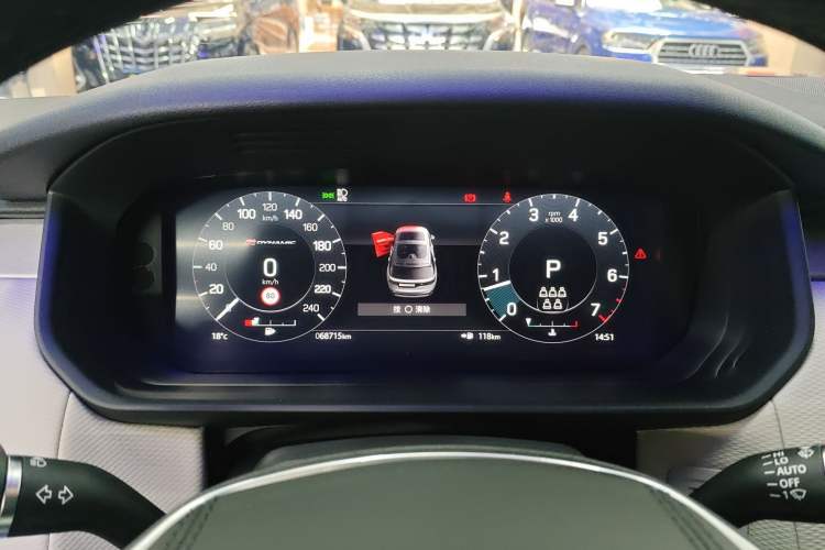 Used Land Rover Discovery 2021 360 PS R-Dynamic HSE Instrument Cluster