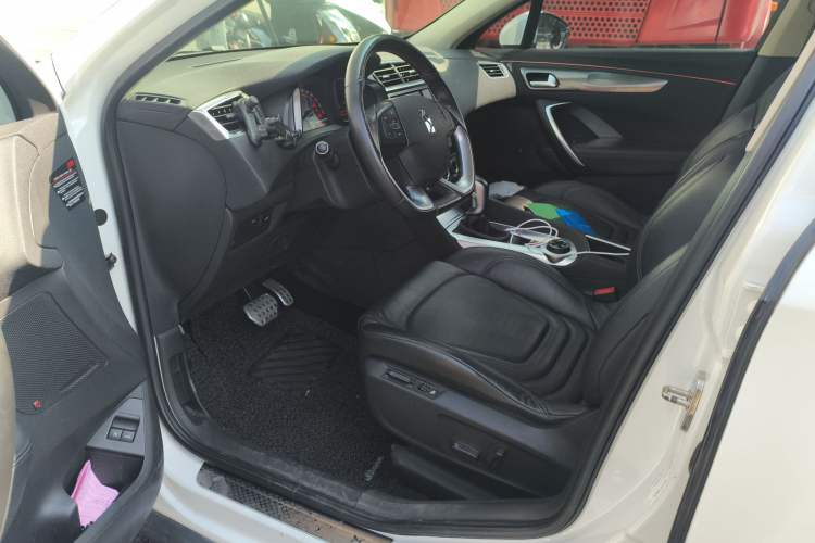 Used DS 6 2014 1.6T Luxury Edition THP200