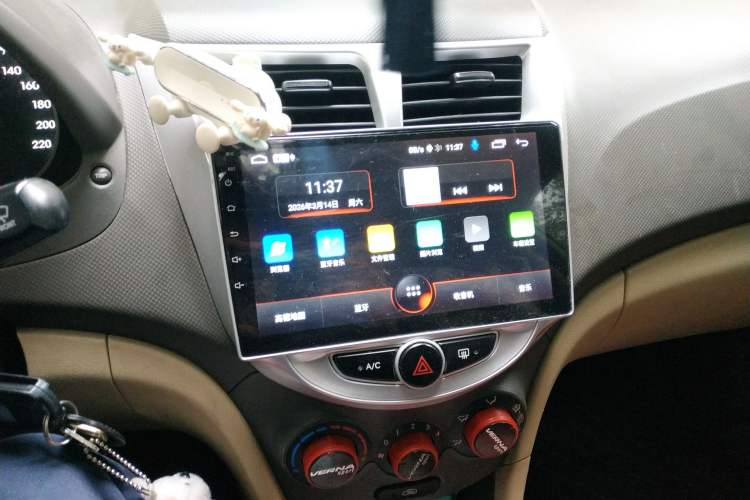 Used Hyundai Verna (older generation) 2010 Sedan 1.4L Manual Comfort GS
