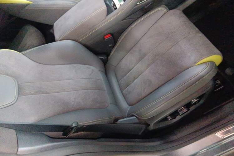 Used BYD Song L EV 2025 Intelligent Driving Version 602 km Range LiDAR-equipped All-Wheel-Drive Type