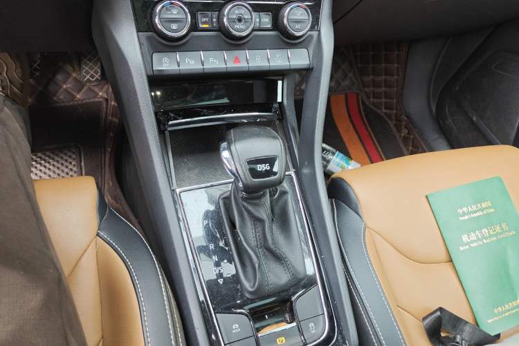 Used Skoda Kodiaq GT 2019 TSI330 Two-Wheel-Drive Luxury Edition China VI Standard Gear Lever