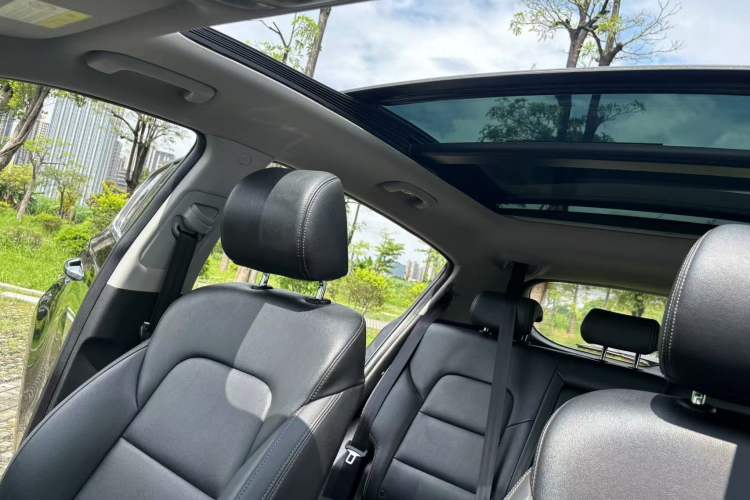 Used Kia KX5 2017 1.6T Automatic Two-Wheel Drive 15th Anniversary Special Edition DLX
