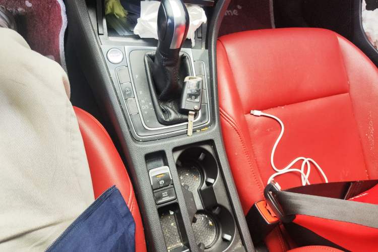 Used Volkswagen Golf 2020 Zhiai Edition 200TSI DSG Comfortable & Ambitious Version Gear Lever