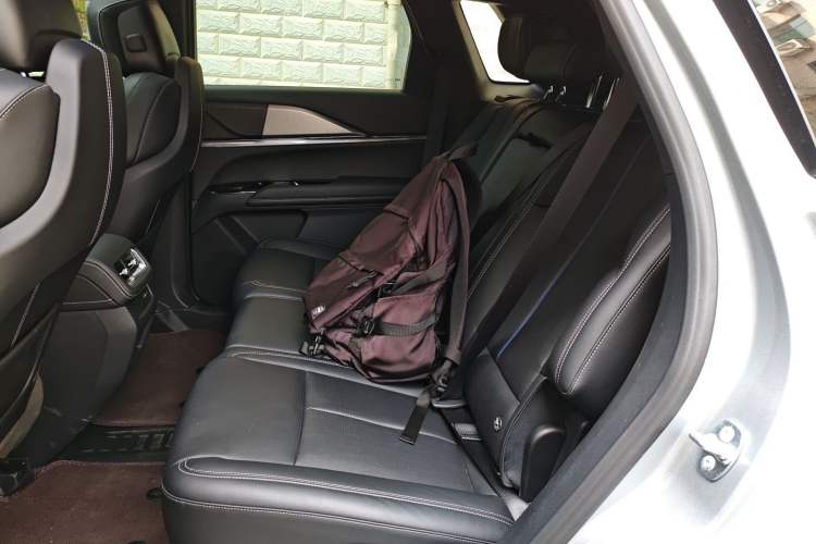 Used Cadillac XT5 2025 2.0T Luxury Version Left Rear Seat