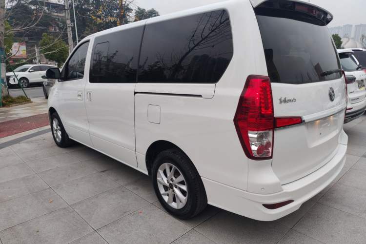 Used FORTHING Lingzhi PLUS 2021 Travel Edition 2.0L Manual Luxury 7-Seater
