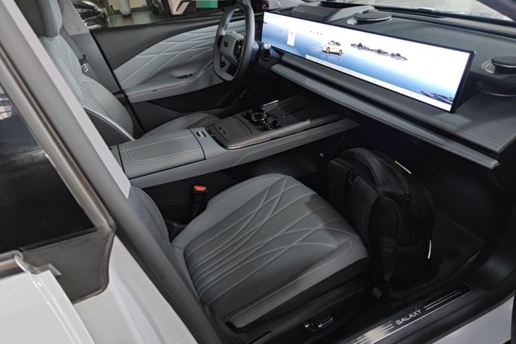 Used Geely Galaxy E8 2025 700 km Long-Range Intelligent Driving Version