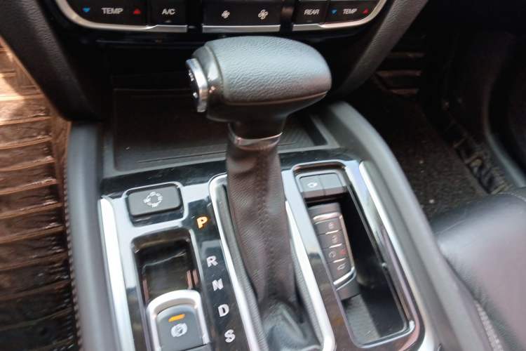 Used GAC Trumpchi GS8 2017 320T Two-Wheel Drive Luxury Smart Connectivity Version (7 Seats)
