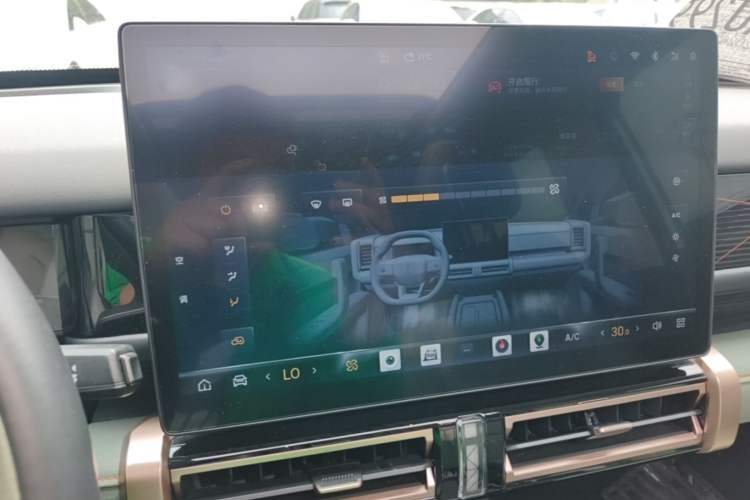 Used iCAR 03 2024 401km Two-Wheel Drive Standard Advanced Version Audio And AC Panel