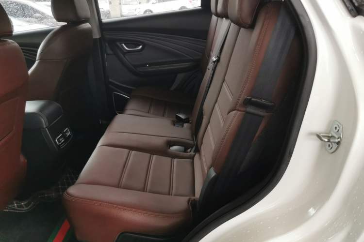 Used JETOUR X70M 2021 1.5T DCT Luxury Partner Model 7 Seats