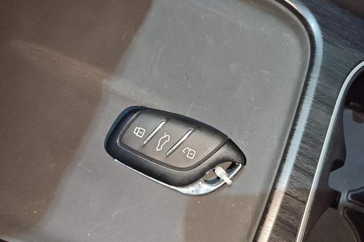 Used Roewe D7 2025 DMH 125km World Champion Edition Interior 1