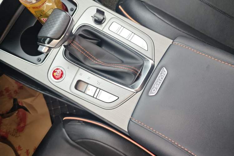 Used CHANGAN OSHAN X7 2020 1.5T Automatic Elite Edition Gear Lever