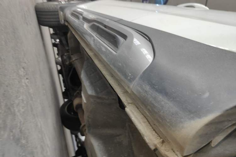 Used Haval H6 2017 Red Label 2.0T Automatic Two-Wheel Drive ZhiShang Model Left Side Sill