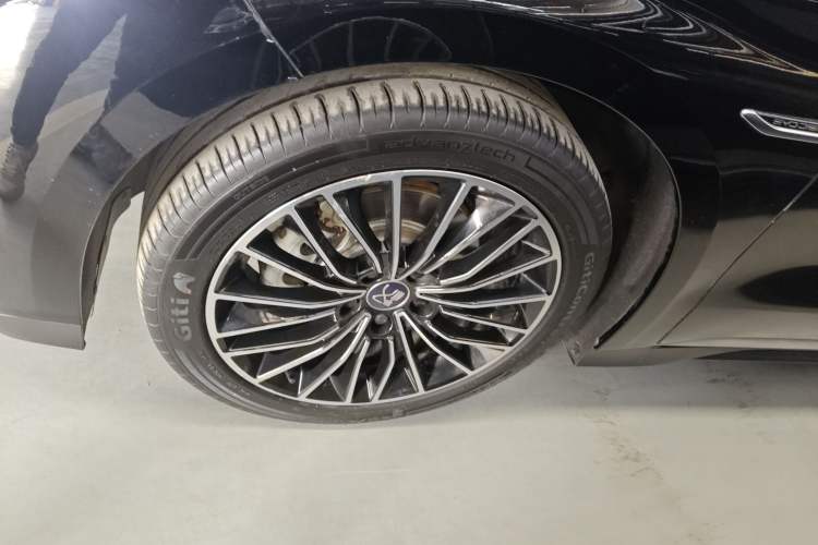 Used BYD Han 2024 EV Glory Edition 506KM Front-Wheel-Drive Premium Model
