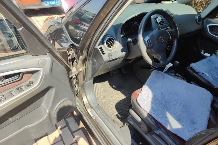 Used Suzuki SX4 2012 1.6L Automatic Ruiqi Model
