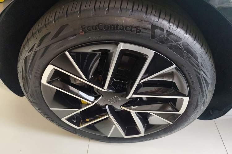 Used Avatr 11 2025 Year Updated Max Extended-Range Version