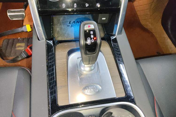 Used Land Rover Discovery Sport New Energy 2022 Facelifted P300e Plug-in Hybrid Electric Version
