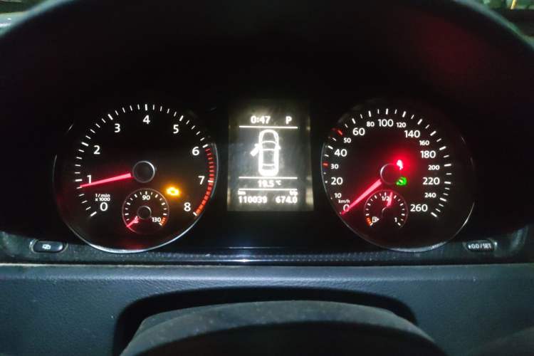 Used Volkswagen Magotan 2012 1.8TSI Luxury Model Instrument Cluster