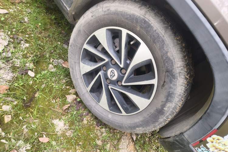 Used CHANGAN OSHAN X70A 2018 1.5L Manual Luxury Model Right Front Wheel Hub