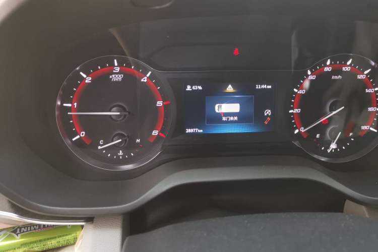 Used SAIC MAXUS Xintu V90 2019 2.0T Manual Zhi Du Xing Front-Wheel-Drive Single Tire Short Wheelbase Mid-Height 6-Seater Instrument Cluster