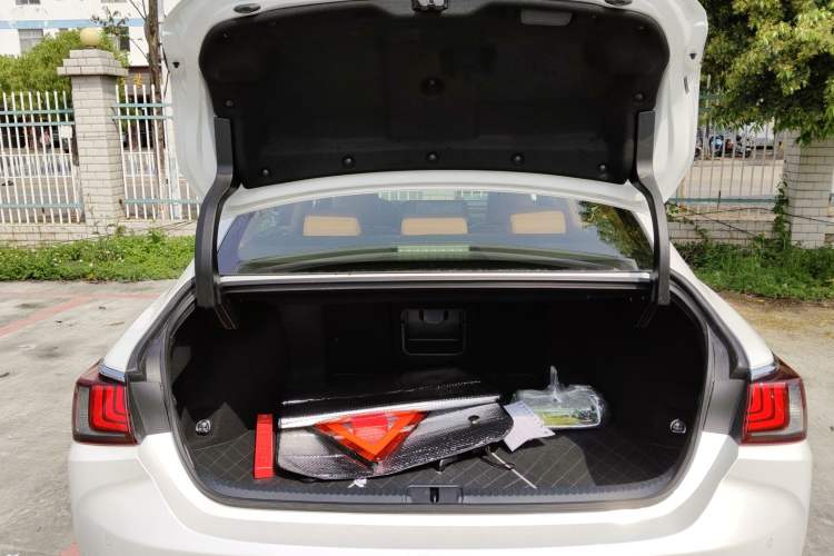 Used Lexus ES 2024 200 Premium Edition
