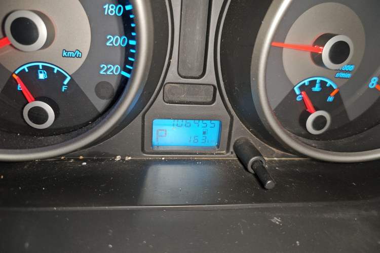 Used Buick Excelle 2013 1.5L Automatic Classic Model Odometer Close Up