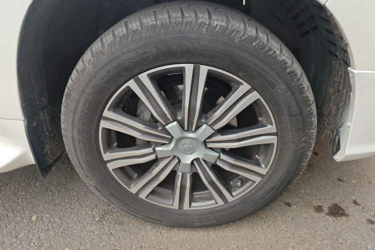 Used Toyota Land Cruiser 2012 4.0L Automatic VX
