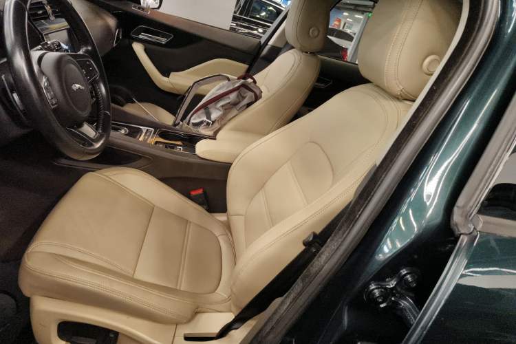 Used Jaguar F-PACE 2016 2.0T Two-Wheel Drive Urban Luxury Edition
