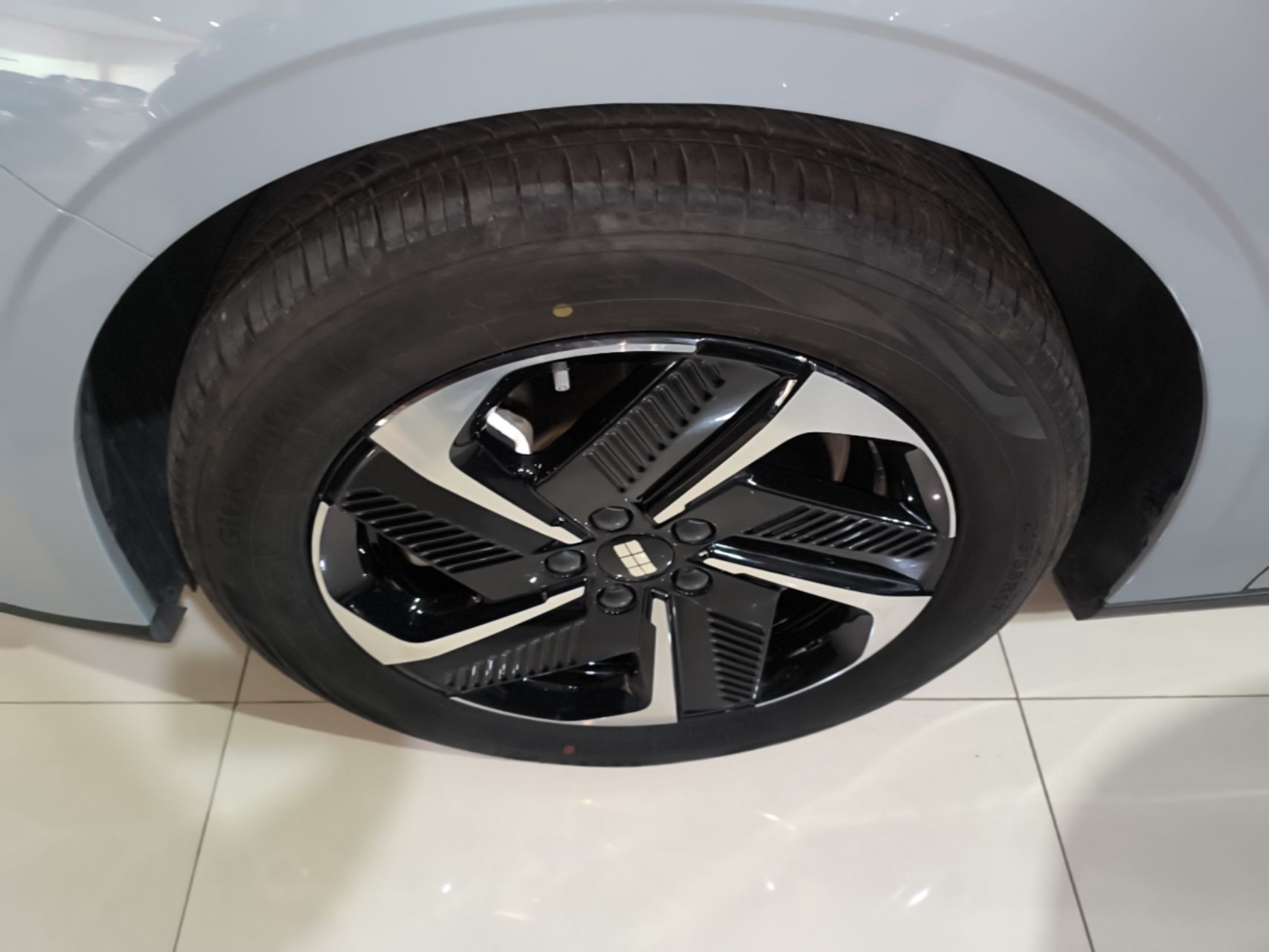 Geely Galaxy L6 2024 125km PLUS Dragon Edition — снимка 10