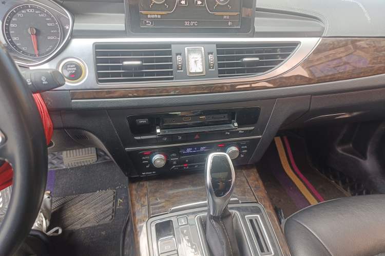 Used Zotye Z700 2018 Z700H 1.8T DCT Luxury Edition Audio And AC Panel