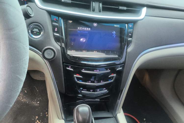 Used Cadillac XTS 2014 28T Comfort Version Audio And AC Panel