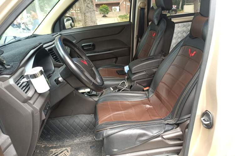 Used Wuling Hongguang V 2022 1.5L Jingqu Version Hydraulic Power Steering LAR