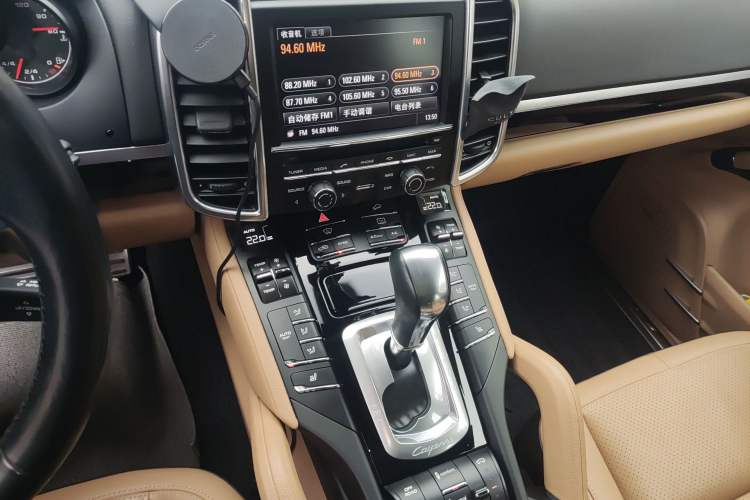 Used Porsche Cayenne 2014 Cayenne Platinum Edition 3.0T Audio And AC Panel