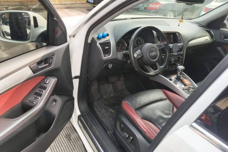 Used Audi Q5 2017 Plus 40 TFSI Technology Model
