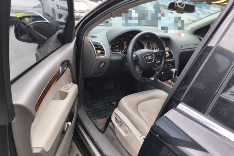 Used Audi Q7 2013 35 TFSI Comfort Model Driver Seat