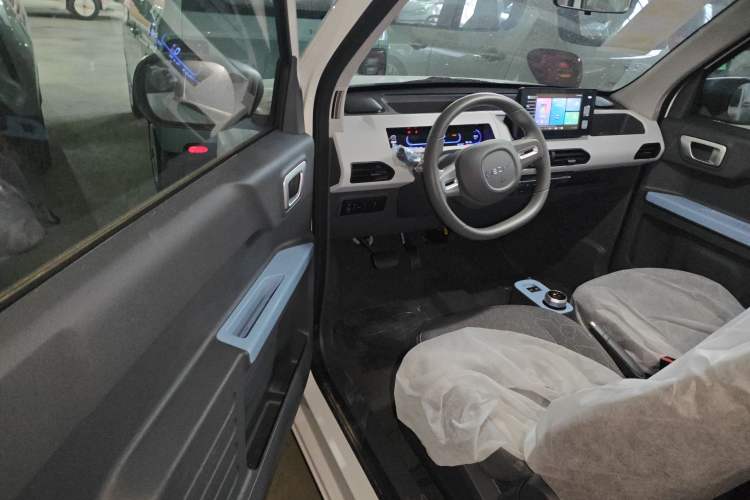 Used Geely Galaxy Panda 2024 Panda Mini 200km Longteng PRO Edition